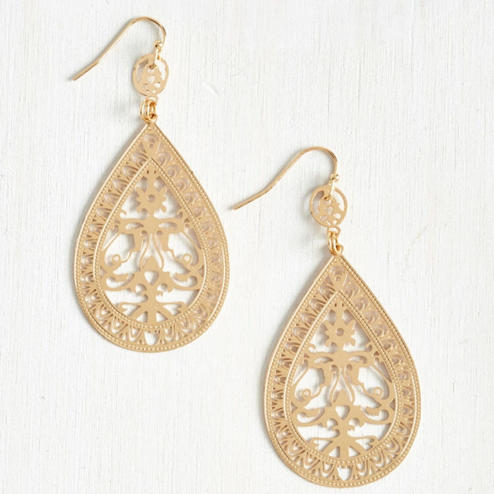 Teardrop Shape Dangling Earrings